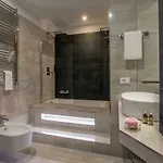 Gcf Luxury Suites, Guest house Rome