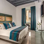 Guest house Gcf Luxury Suites, 4*