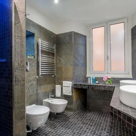 Gcf Luxury Suites, Πανσιόν 4*