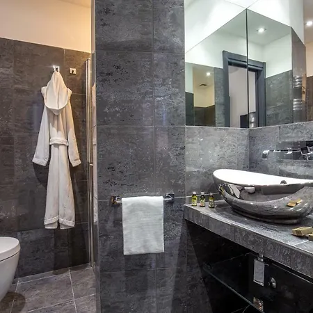 Πανσιόν Gcf Luxury Suites, 4*