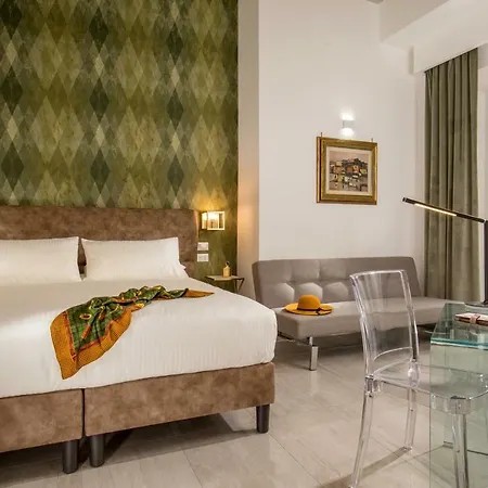 Gcf Luxury Suites, 4*