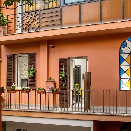 Gcf Luxury Suites, Affittacamere